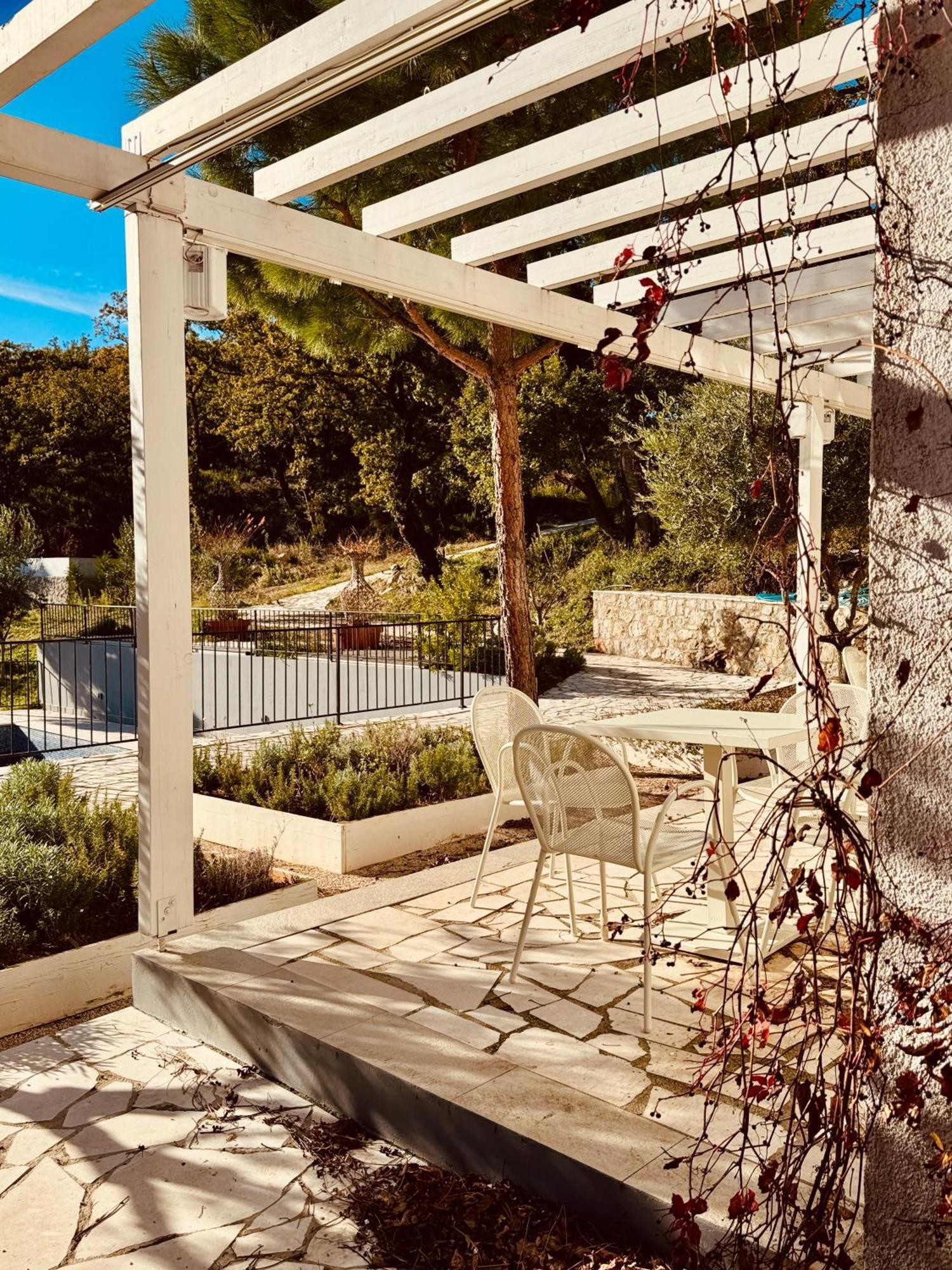 Oliva Aparthotel 4*