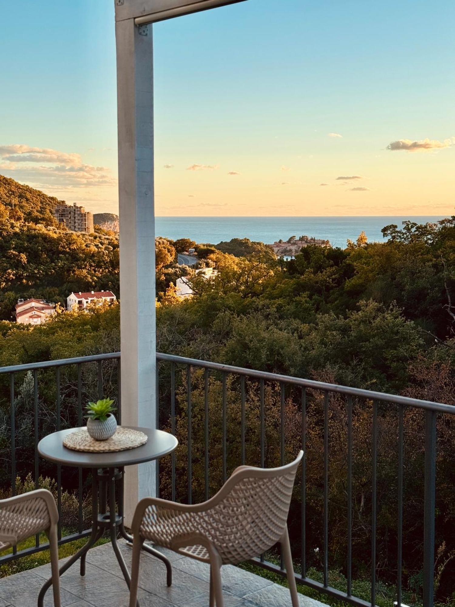 Oliva Aparthotel 4*