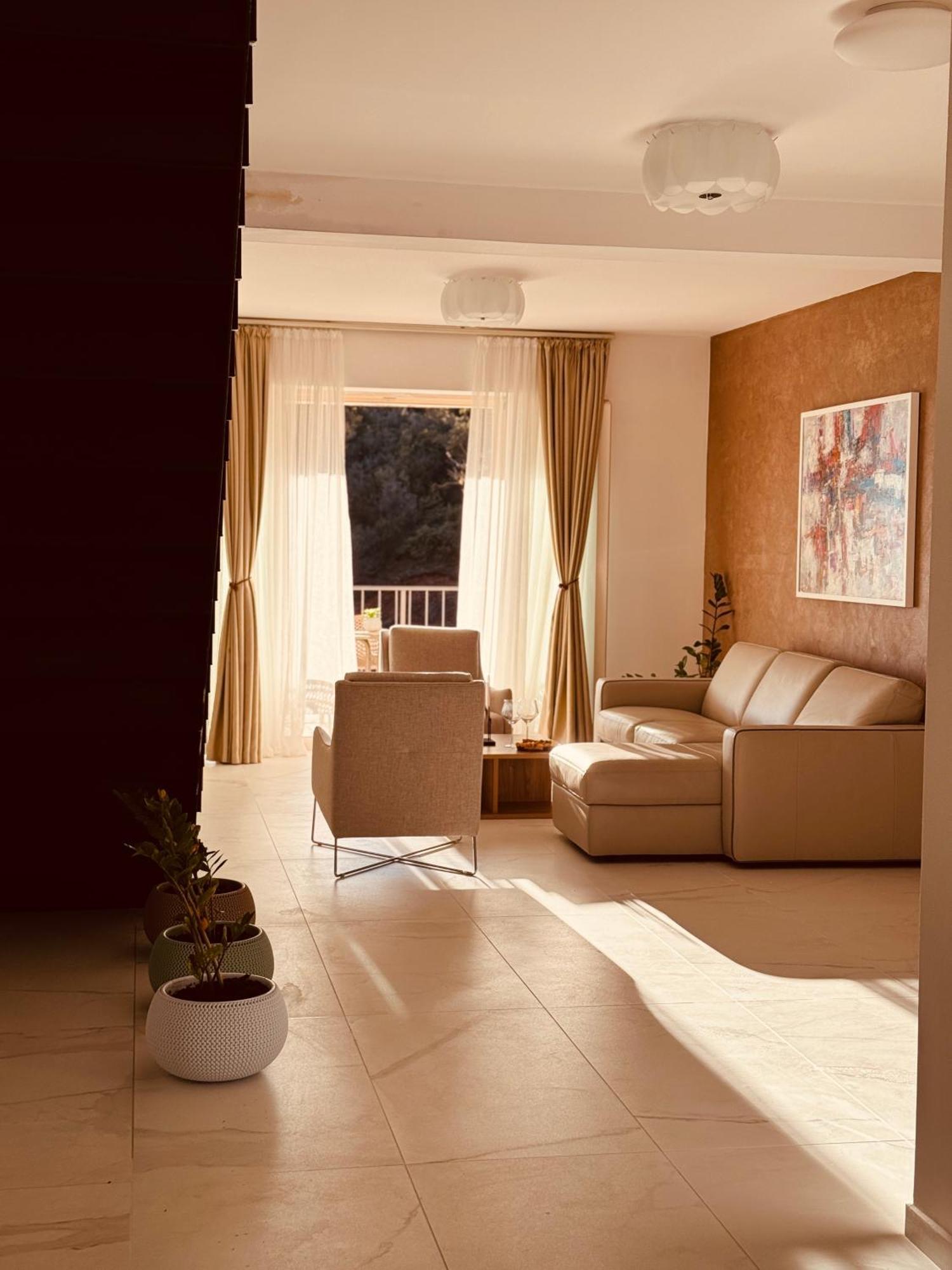 Oliva Aparthotel 4*